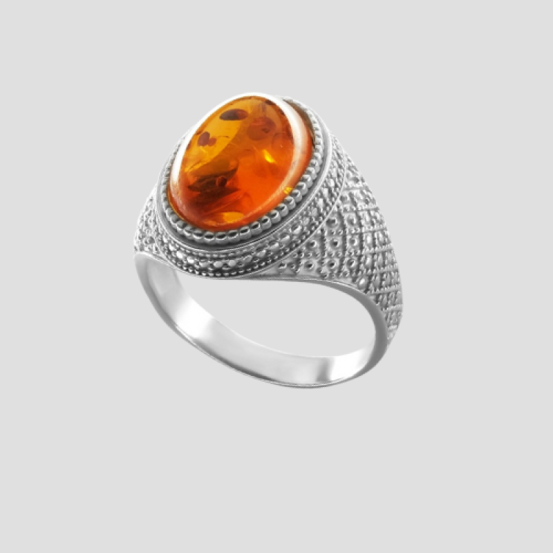 Ring with Amber