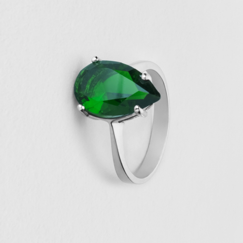 Ring with Green Quartz
